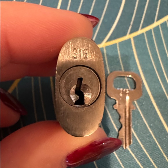 Louis Vuitton Silver Lock and Key - Picture 4 of 5